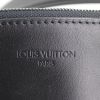 Sac à main Louis Vuitton en cuir noir - Detail D3 thumbnail