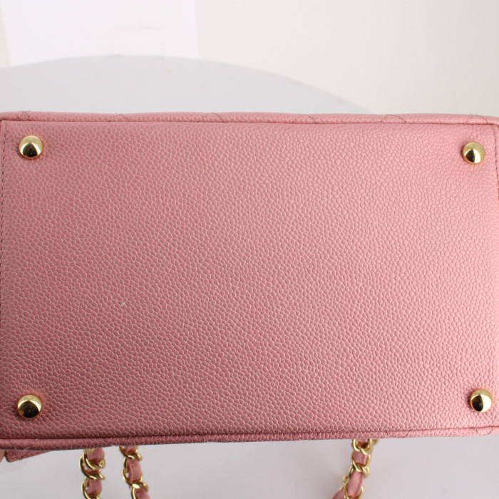 Bolso Cabás Chanel petit Shopping modelo pequeño en cuero granulado rosa - Detail D4