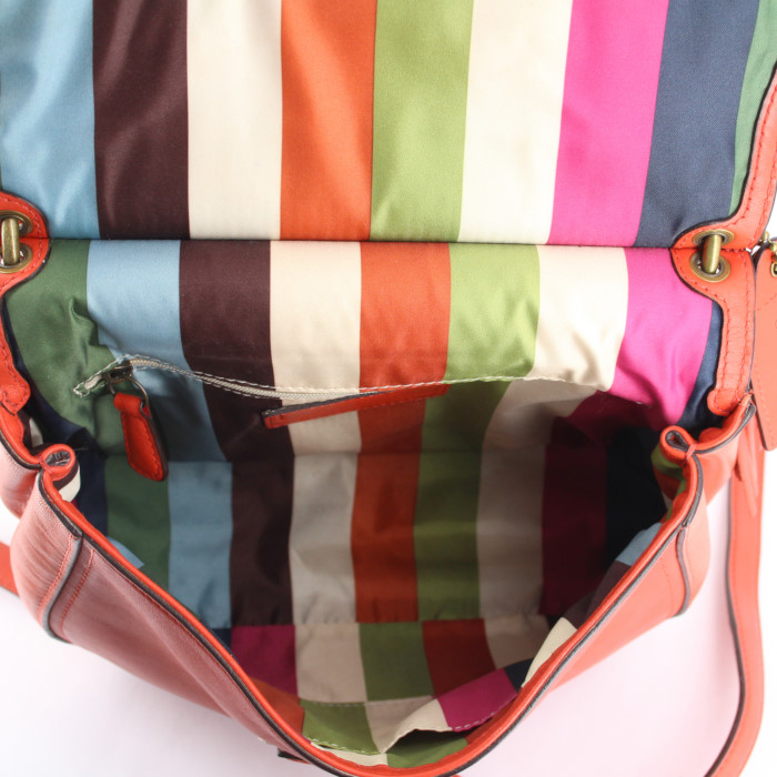 Bolso de mano Coach en cuero rojo - Detail D3