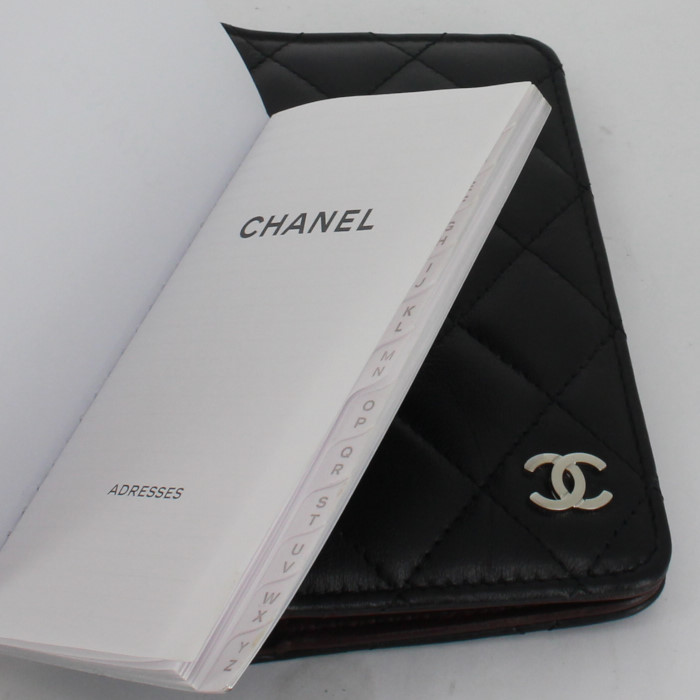 Porte agenda Chanel en cuir matelassé noir - Detail D4