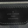 Bolso zurrón Louis Vuitton District en lona a cuadros gris y lona - Detail D3 thumbnail