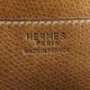 Bolsito de mano Hermes en cuero epsom color oro - Detail D3 thumbnail