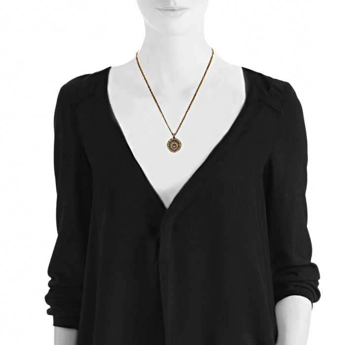 Collar Chopard Happy Spirit modelo mediano en oro amarillo y diamantes - Detail D1