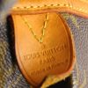 Bolso de mano Louis Vuitton en cuero natural y lona Monogram - Detail D3 thumbnail