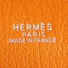 Bolso de mano Hermes Plume modelo grande en cuero epsom color oro - Detail D3 thumbnail