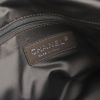Bolso de mano Chanel en cuero granulado acolchado de color marrón glacial - Detail D3 thumbnail