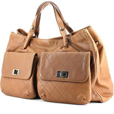 Bolso de mano Chanel  Pocket in the city en cuero granulado acolchado de color marrón glacial