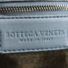 Bolso de mano Bottega Veneta en cuero trenzado azul - Detail D4 thumbnail