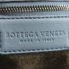 Sac à main Bottega Veneta en cuir tressé bleu - Detail D4 thumbnail