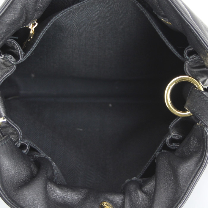 Loewe shoulder bag in black leather - Detail D2