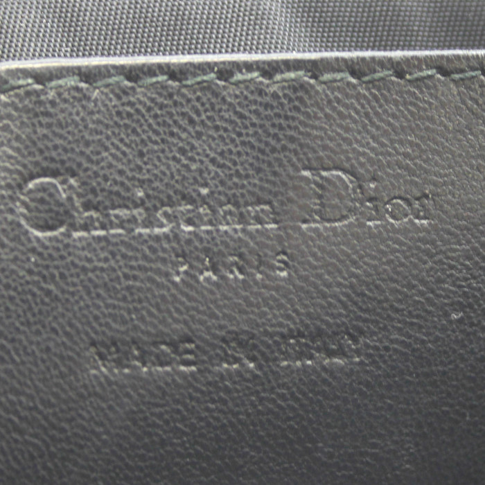 Pochette en cuir noir - Detail D3