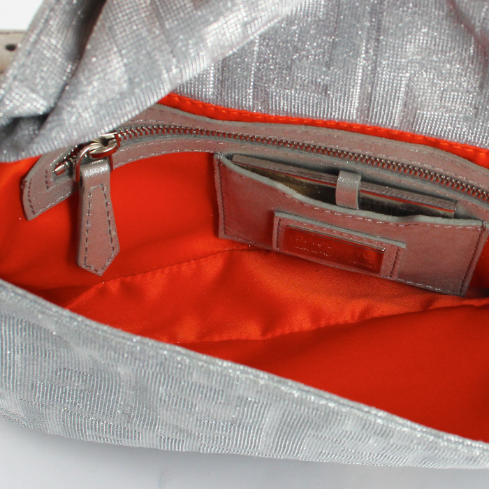 Borsa Baguette in tela monogram e pelle argento - Detail D2