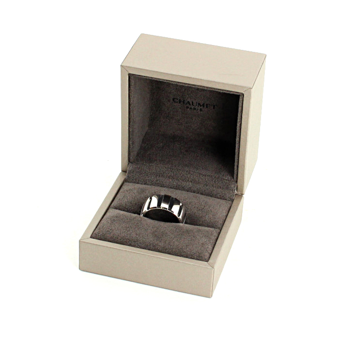 Anello Chaumet Class One modello grande in oro bianco e caucciù nero - Detail D2