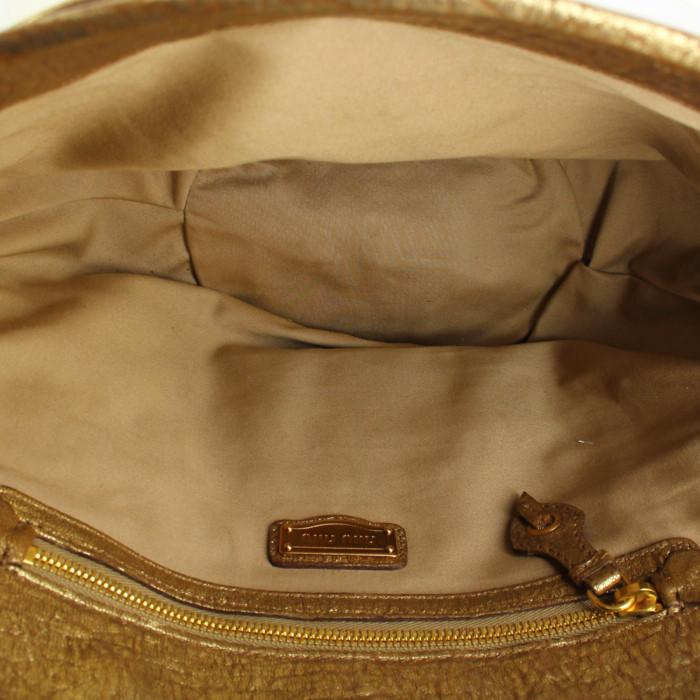 Sac cabas Miu Miu en osier beige et cuir doré - Detail D2