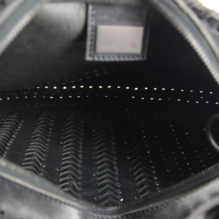 Bolso de mano Fendi Oyster en cuero negro - Detail D2