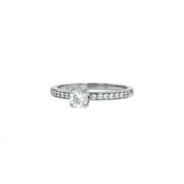 Bague solitaire Fred Delphine en platine et en diamant
