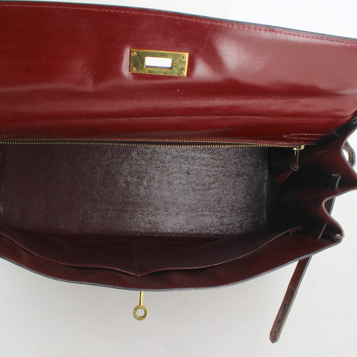 Sac à main Hermes Kelly 35 cm en cuir box bordeaux - Detail D2