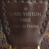 Bolsito de mano Louis Vuitton en lona a cuadros revestida y cuero marrón - Detail D4 thumbnail