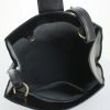 Borsa Louis Vuitton Cluny in pelle Epi nera - Detail D2 thumbnail