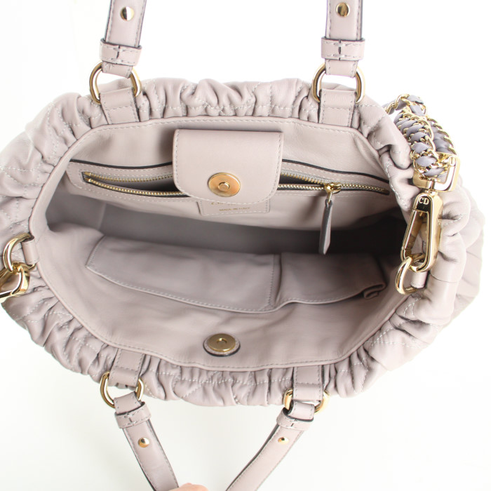 Dior Plissé handbag in grey leather - Detail D3