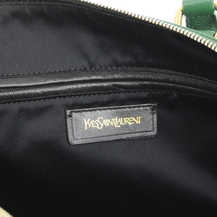 Yves Saint Laurent Easy handbag in green leather - Detail D4