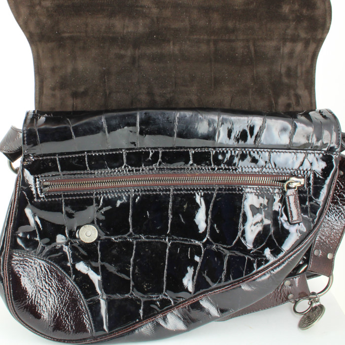Bolso bandolera Dior Saddle en charol negro - Detail D3