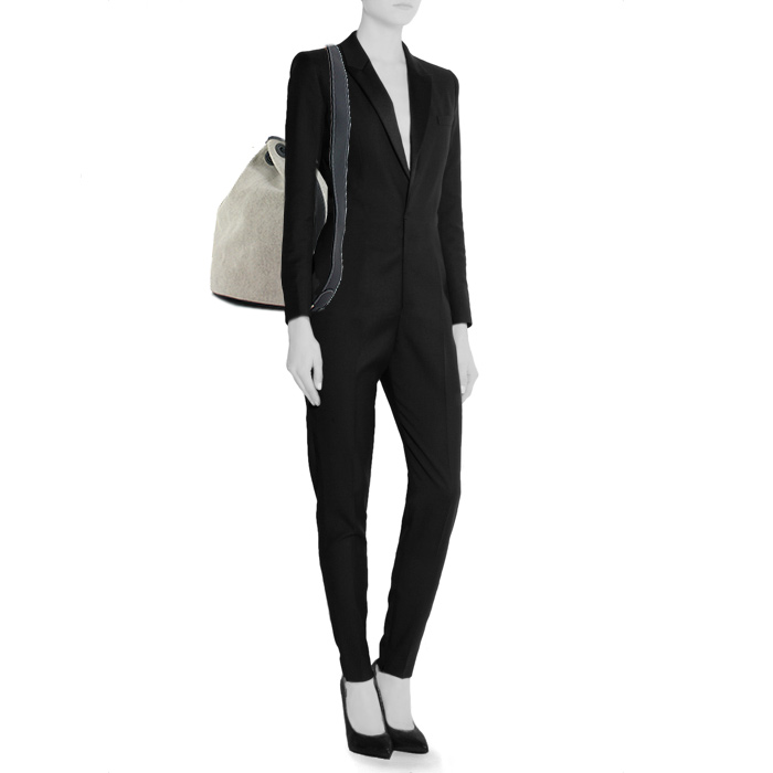 Hermes handbag in off-white canvas and blue leather - Detail D1