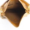 Sac à main Louis Vuitton en cuir souple monogrammé gold - Detail D2 thumbnail