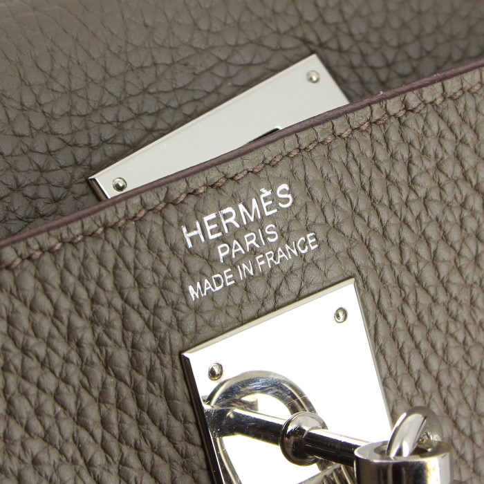 Bolso de mano Hermes Kelly 40 cm en cuero togo gris - Detail D3