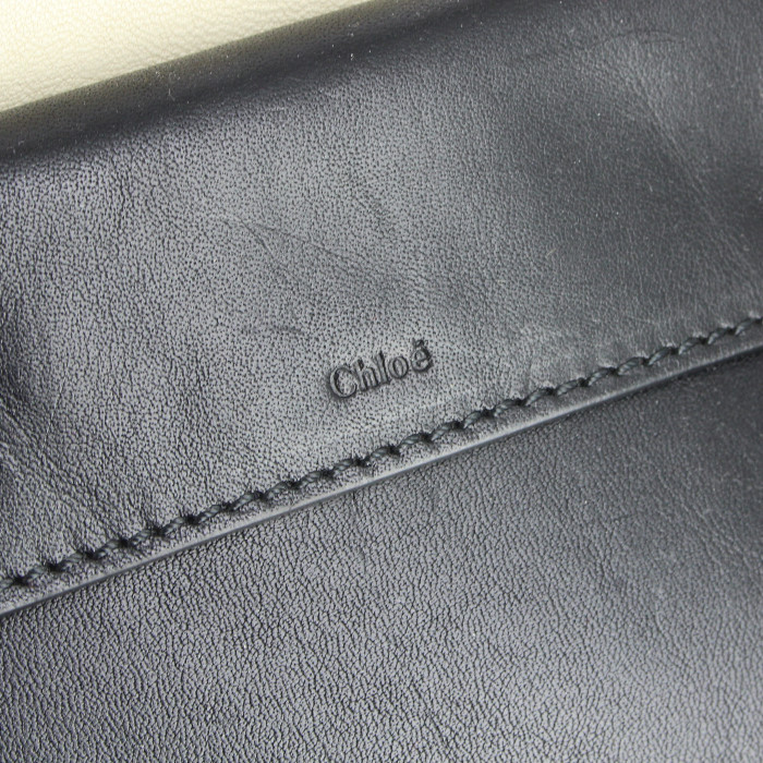 Bolso de mano Chloé en cuero negro y beige - Detail D4