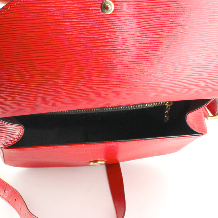 Sac besace Louis Vuitton Saint Cloud en cuir épi rouge - Detail D2