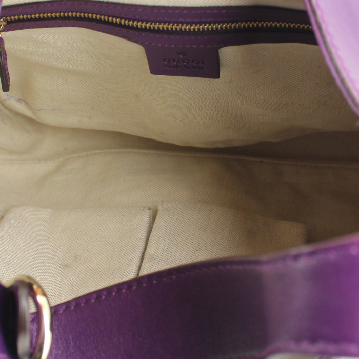 Bolso bandolera Gucci Jackie modelo mediano en cuero violeta - Detail D3