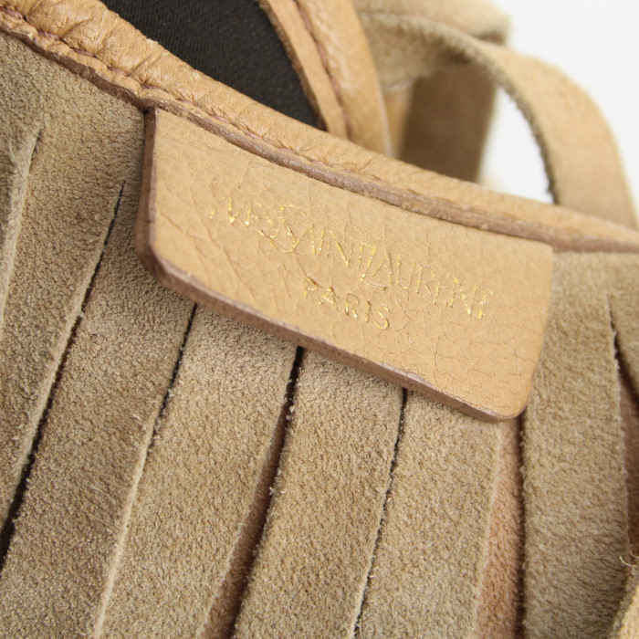 Saint Laurent handbag in beige suede - Detail D3
