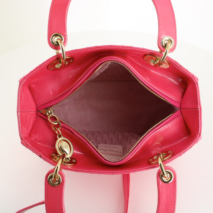 Borsa Lady Dior in pelle verniciata rosa confetto - Detail D3