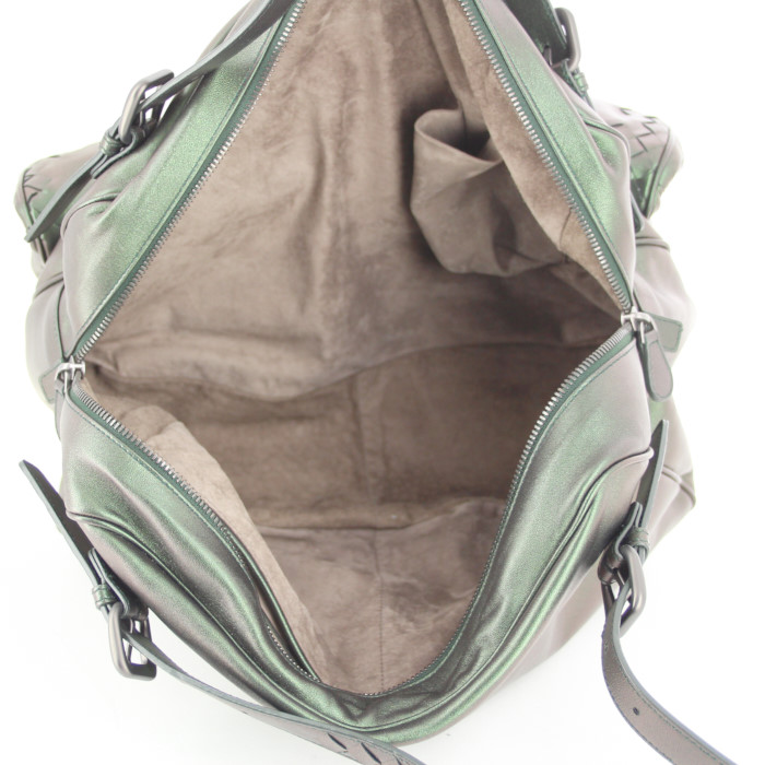 Sac à main Bottega Veneta en cuir lisse et cuir tressé vert - Detail D2