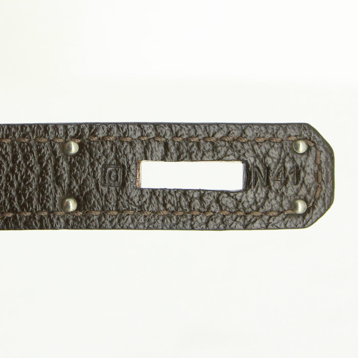 Bolso de mano Hermes Kelly 28 cm en cabra caqui - Detail D5