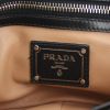 Sac à main Prada en cuir vernis noir et beige - Detail D3 thumbnail