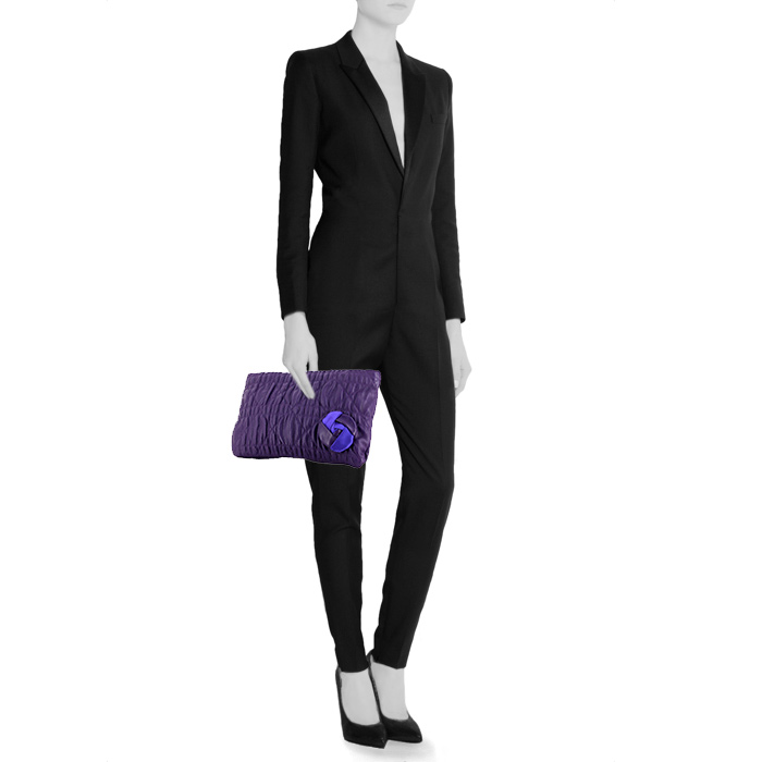 Pochette Dior en cuir violet - Detail D1