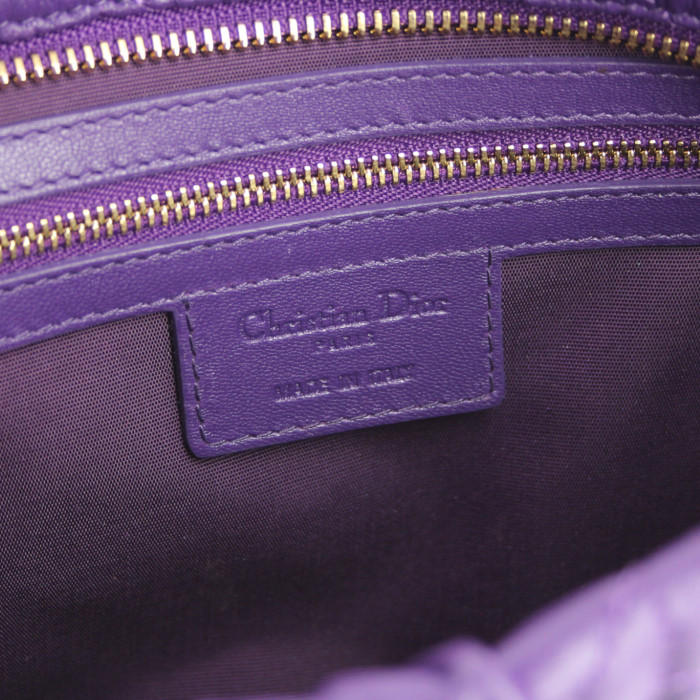 Pochette Dior en cuir violet - Detail D3