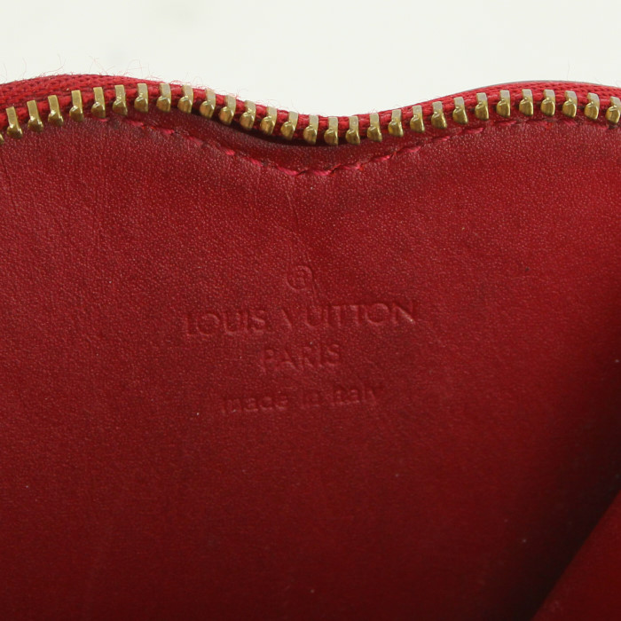 Porte-monnaie Louis Vuitton en cuir vernis monogram rouge - Detail D2