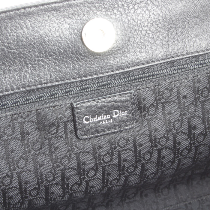 Sac à main Dior en cuir noir - Detail D3