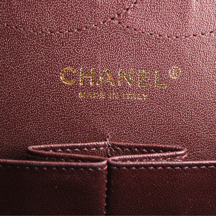 Chanel Timeless jumbo handbag in black quilted grained leather - Detail D4