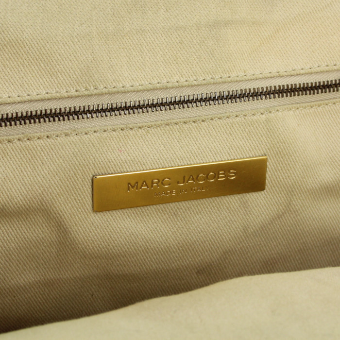 Marc Jacobs handbag in taupe leather - Detail D4