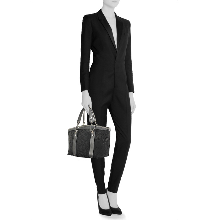 Sac à main Dior en toile monogram noire et cuir noir - Detail D1