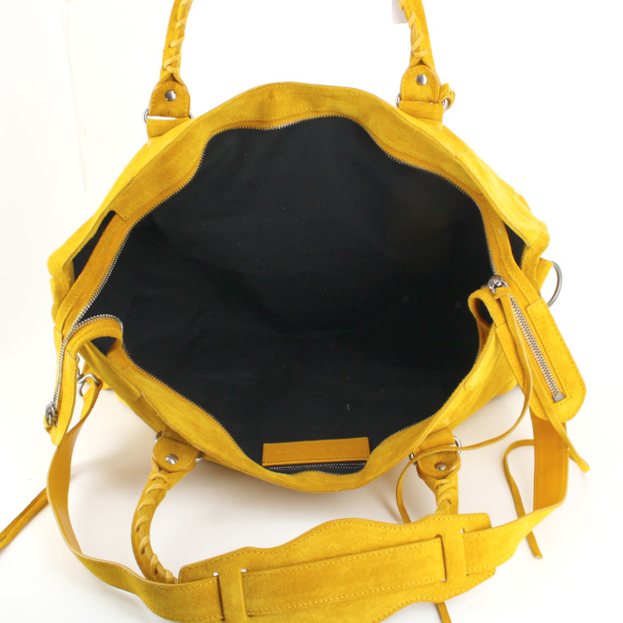 Bolso de mano Balenciaga en ante amarillo - Detail D3