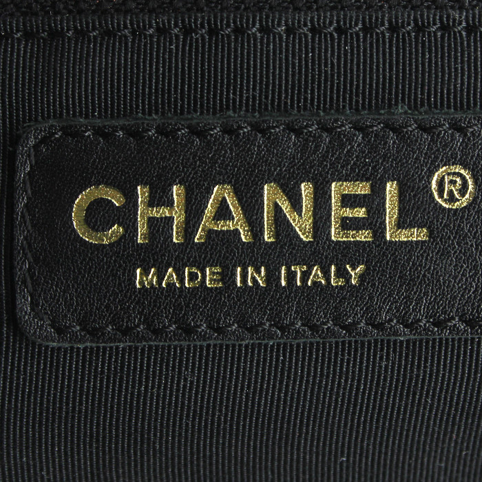 Sac à main Chanel Grand Shopping en cuir grainé matelassé noir - Detail D3