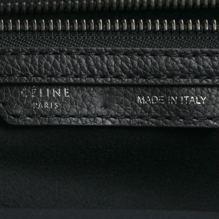 Celine Luggage handbag in black grained leather - Detail D3