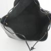 Louis Vuitton petit Noé handbag in black epi leather - Detail D2 thumbnail