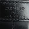 Sac à main Louis Vuitton grand Noé en cuir épi noir - Detail D3 thumbnail