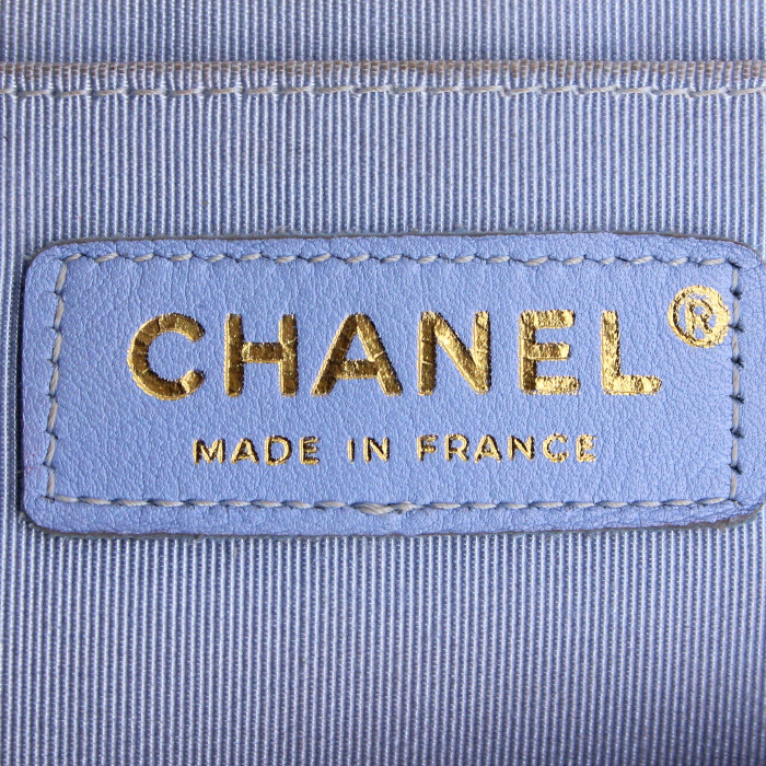 Chanel Timeless handbag in white, pink and blue tricolor quilted leather - Detail D4